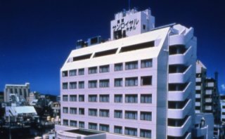 琉球サンロイヤルホテル外観